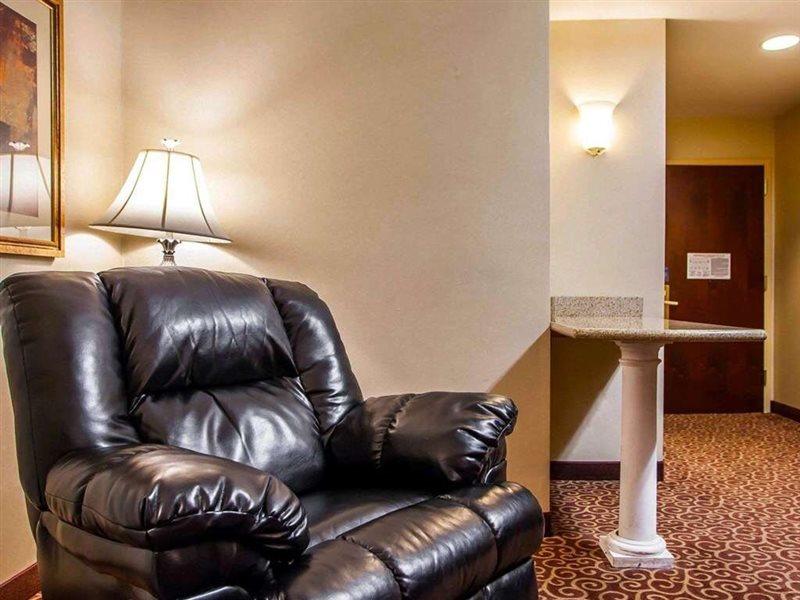 Comfort Suites East Brunswick - South River Eksteriør billede