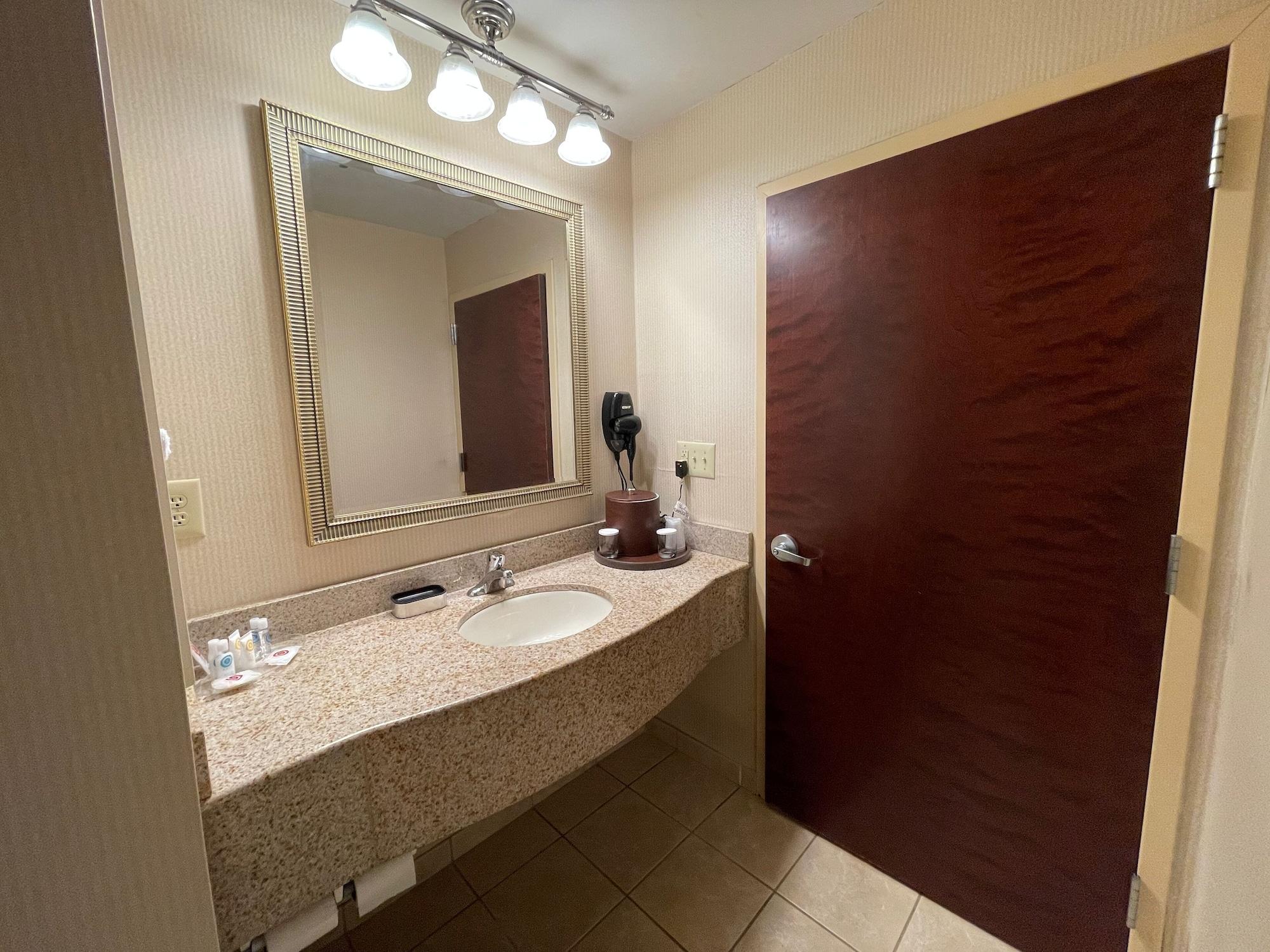 Comfort Suites East Brunswick - South River Eksteriør billede