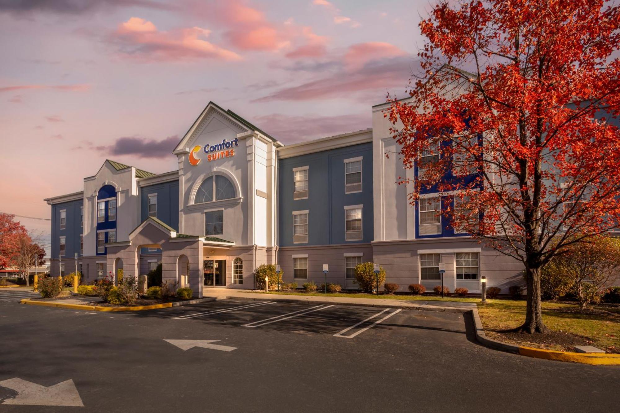 Comfort Suites East Brunswick - South River Eksteriør billede