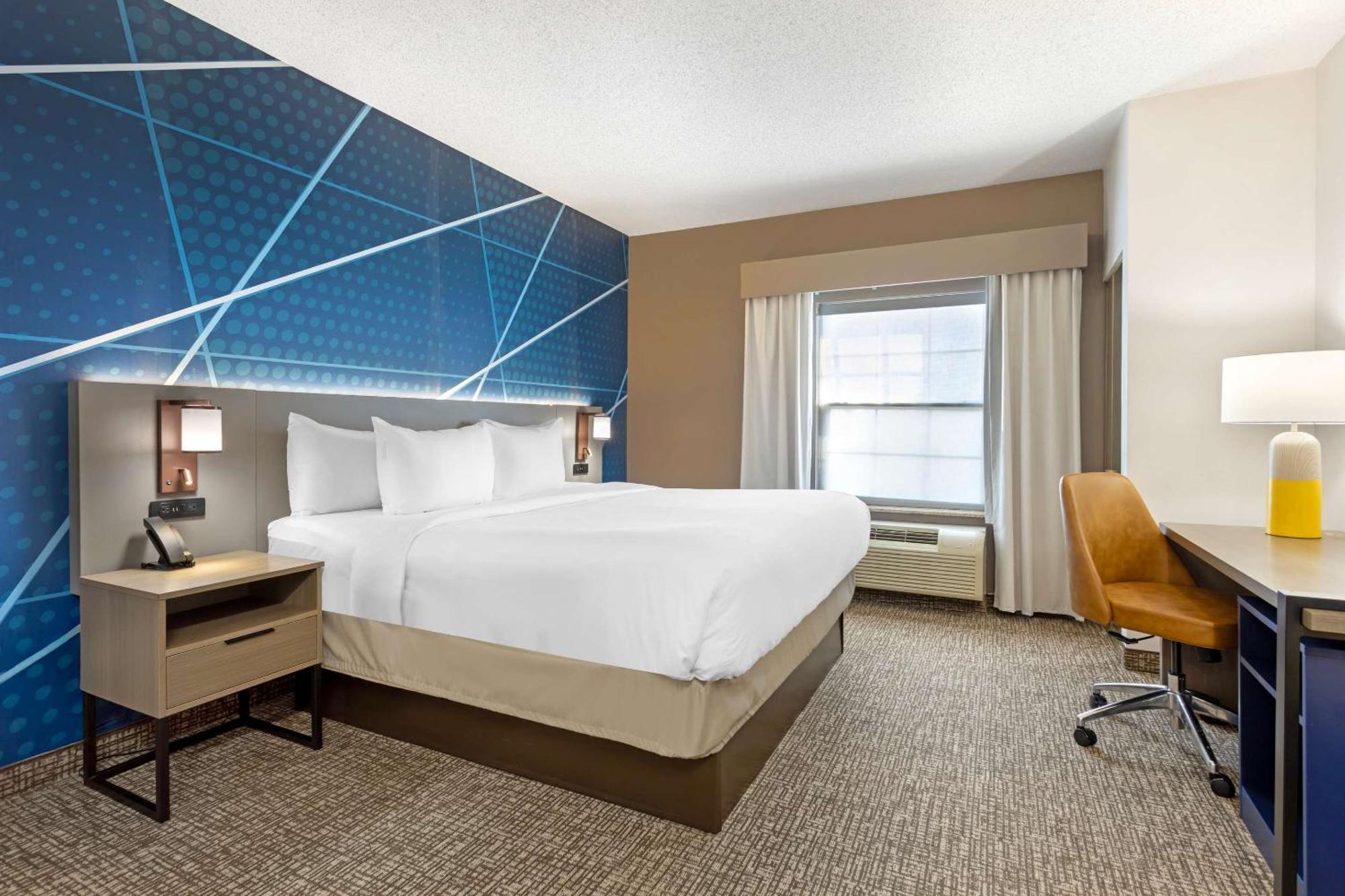 Comfort Suites East Brunswick - South River Eksteriør billede