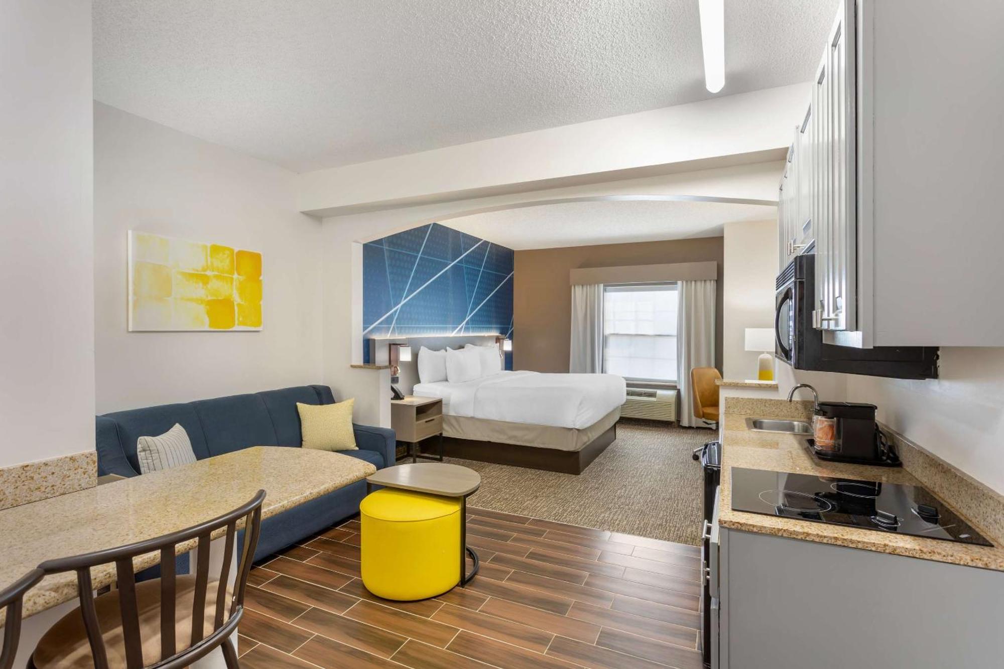 Comfort Suites East Brunswick - South River Eksteriør billede