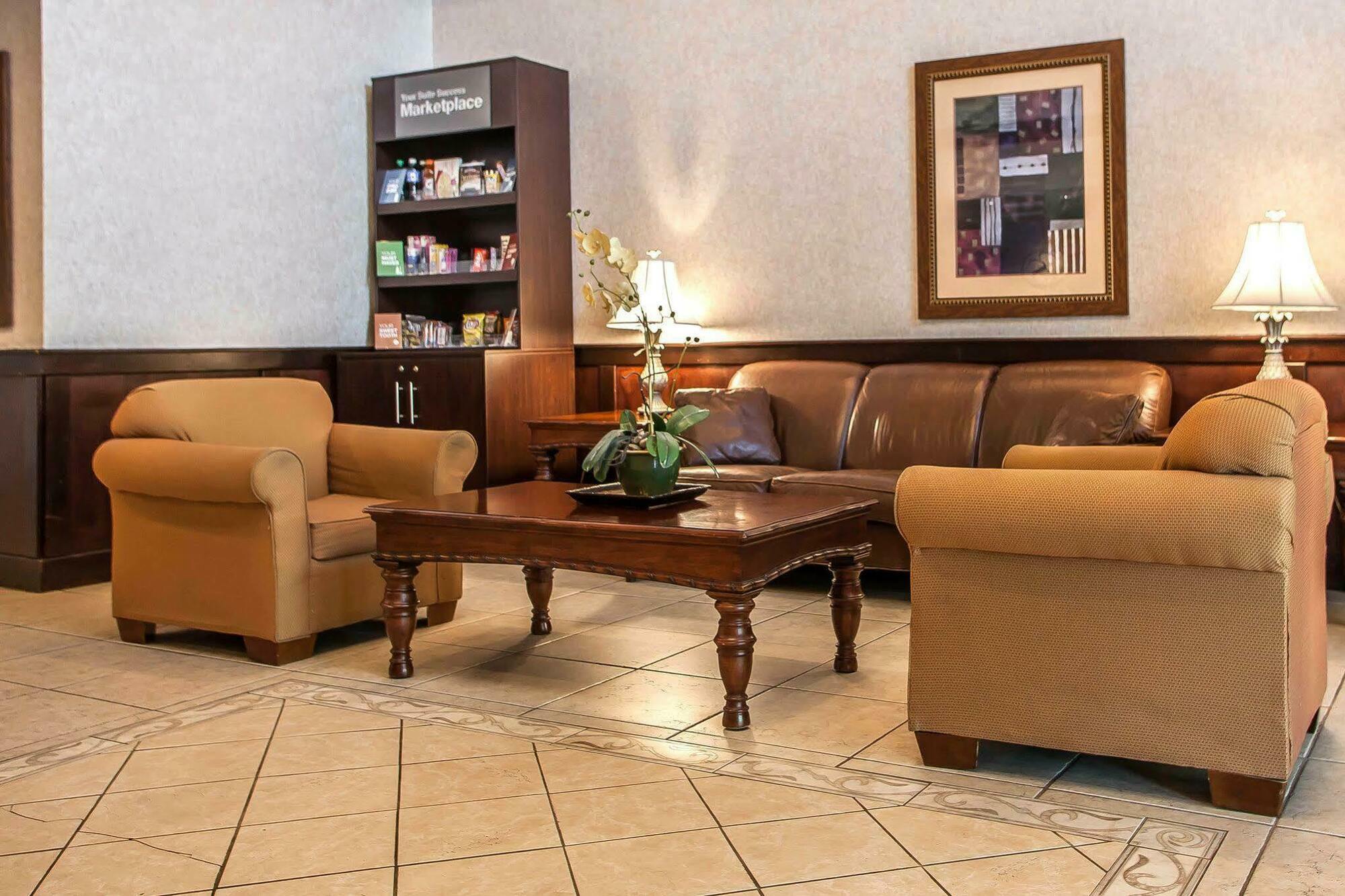 Comfort Suites East Brunswick - South River Eksteriør billede