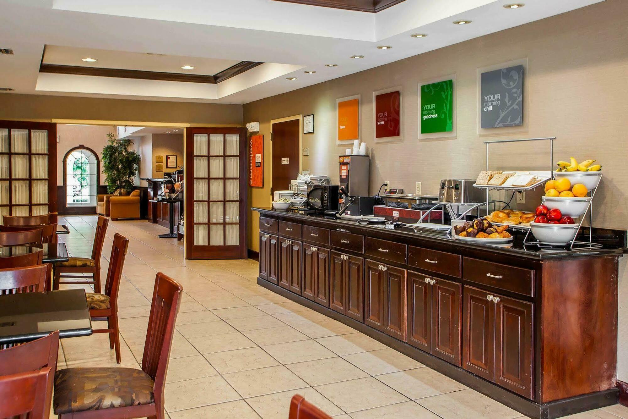 Comfort Suites East Brunswick - South River Eksteriør billede